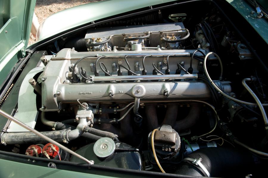 Моторный отсек Aston Martin DB4 GT (0104/L) 1960 года  (фото 23 из 40)